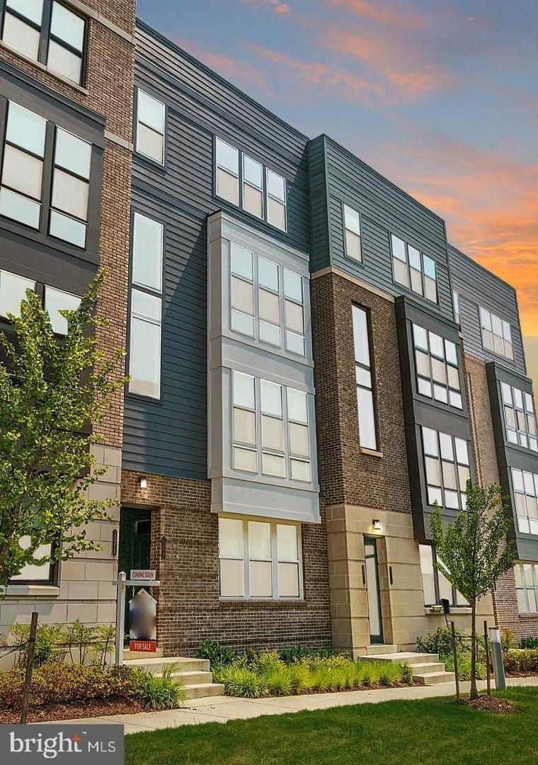 13319 Launders St unit 142, Herndon, VA 20171 - photo 1