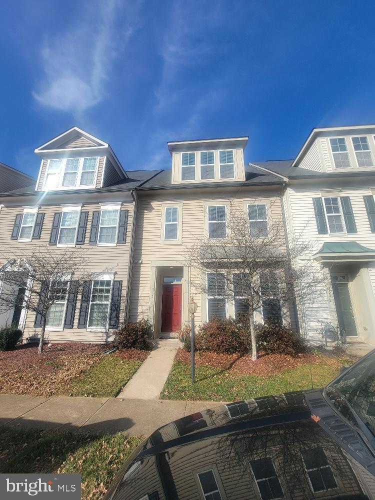 9324 Alvyn Lake Cir, Bristow, VA 20136 - photo 1