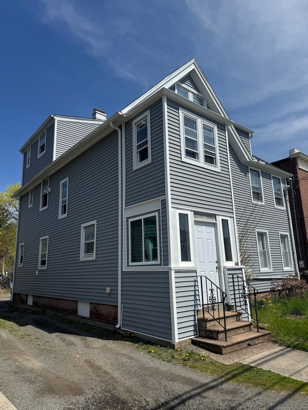 For Rent $1,595/month • Co-Listing Agent