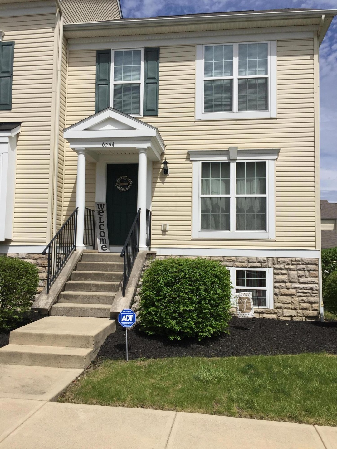 6544 Nottinghill Trail Dr, Canal Winchester, OH 43110 - photo 1