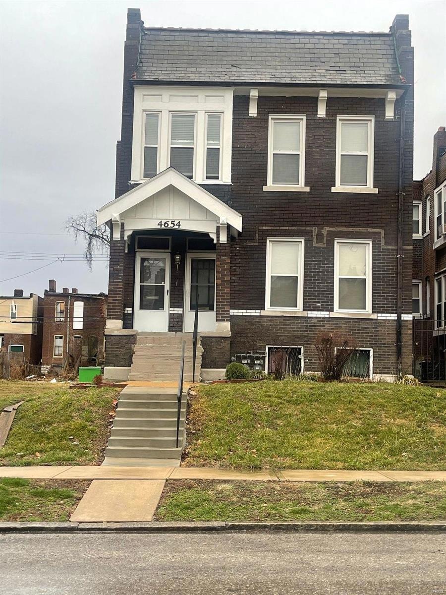 4654 Pope Ave, Saint Louis, MO 63115 - photo 1