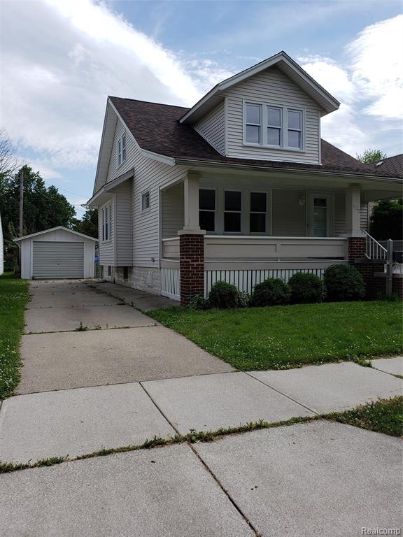 1720 Chestnut St, Port Huron, MI 48060 - photo 1