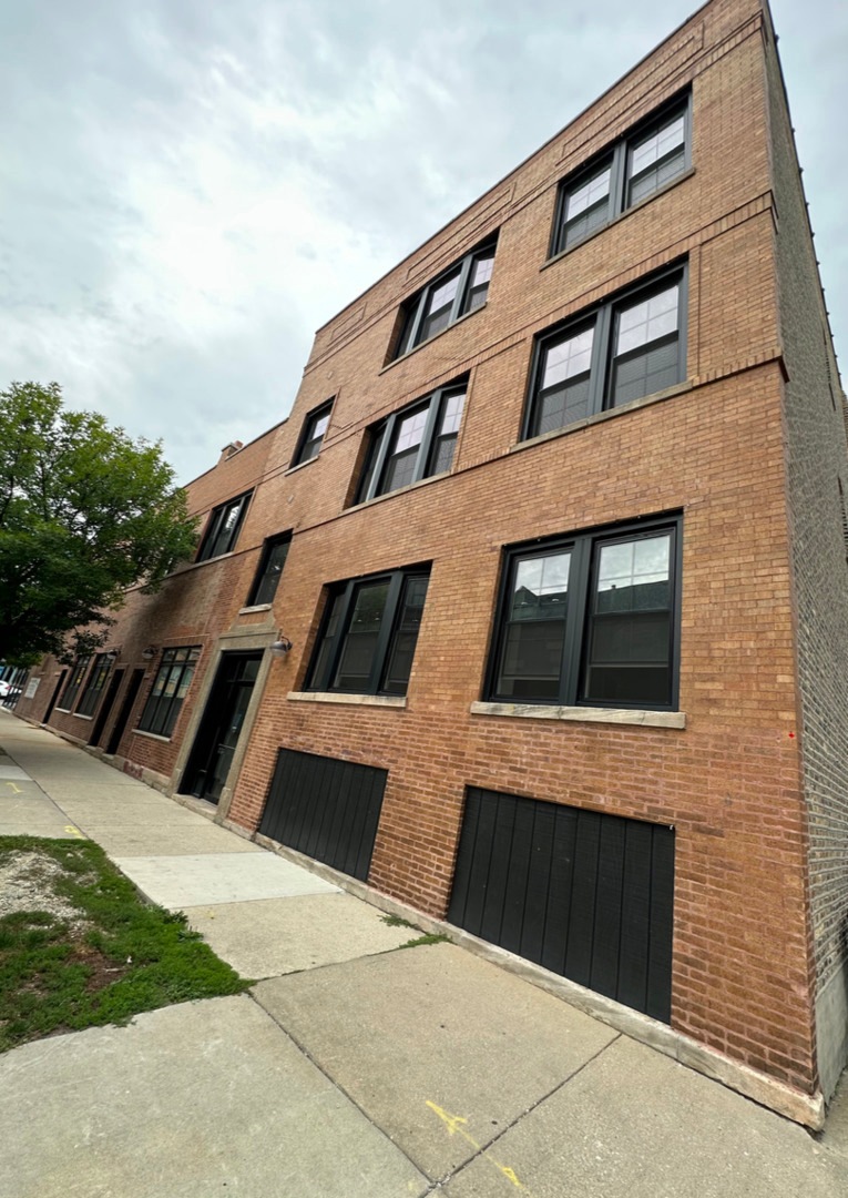 2901 N Allen Ave unit 1A, Chicago, IL 60618 - photo 1