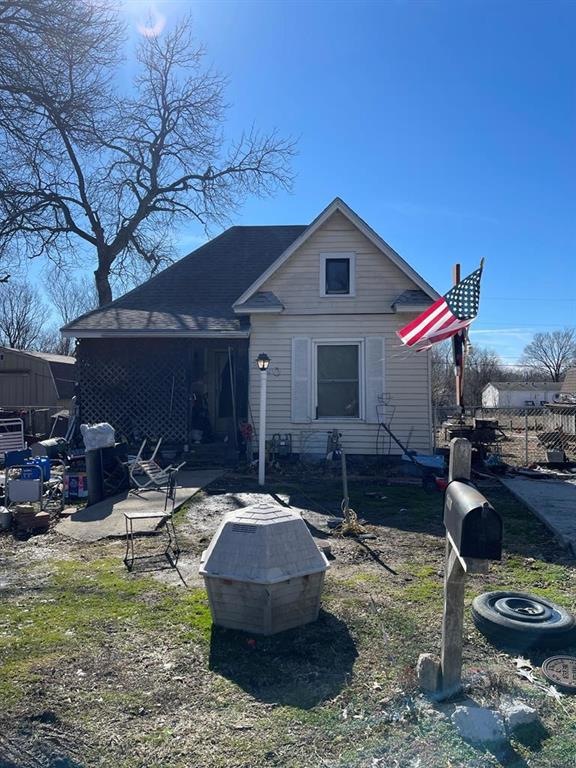 2410 Morton Ave, Parsons, KS 67357 - photo 1