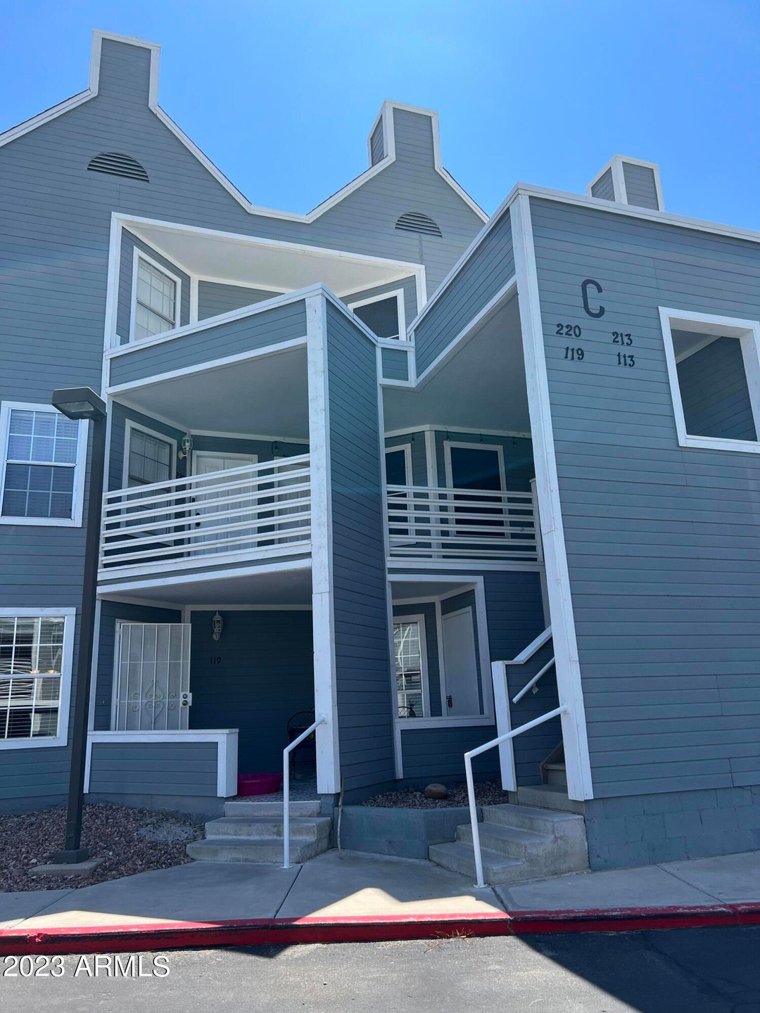 EXTERIOR COMMUNITY