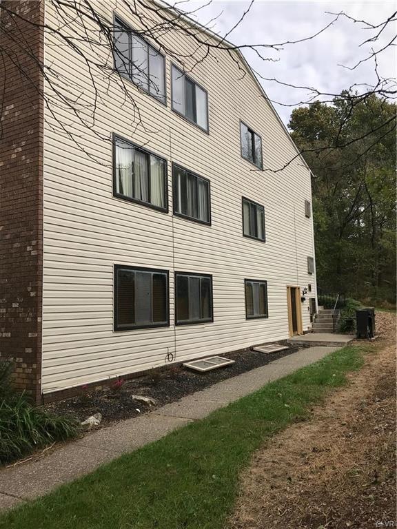 1547 Creekside Rd unit B43, Whitehall, PA 18052 - photo 1