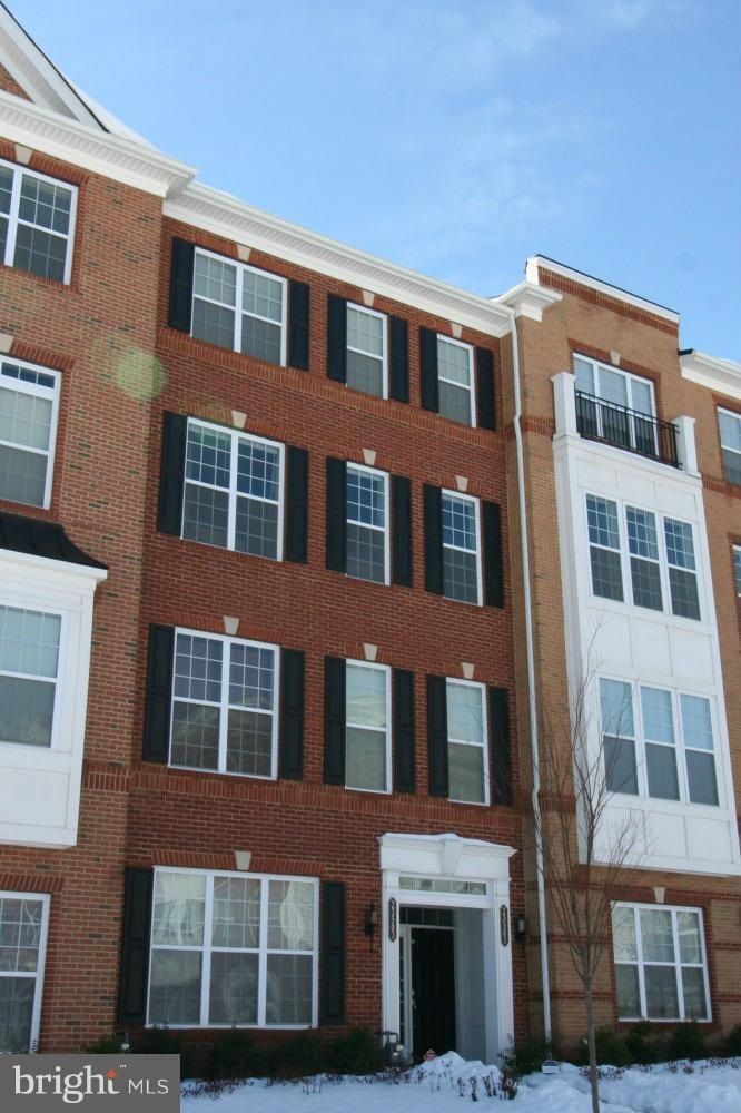 23501 Buckland Farm Terrace unit TOP, Ashburn, VA 20148 - photo 1