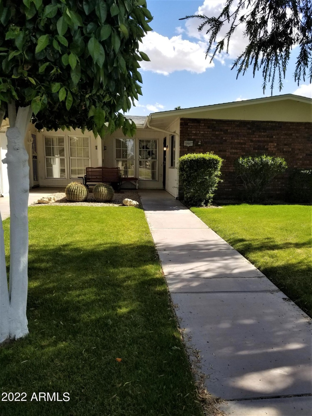 10607 W Highwood Ln, Sun City, AZ 85373 - photo 1