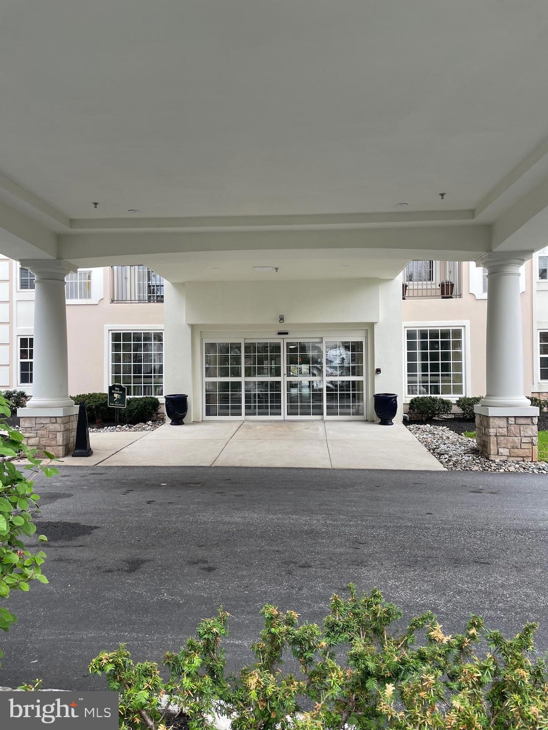 Windsor at Glen Mills unit 214, Glen Mills, PA 19342 - photo 1