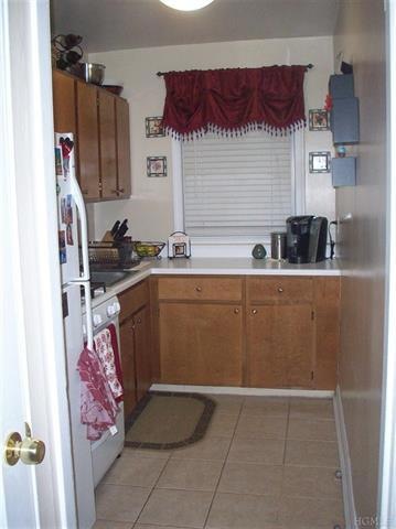 18 Winchester Ave unit 1B, Yonkers, NY 10710 - photo 1