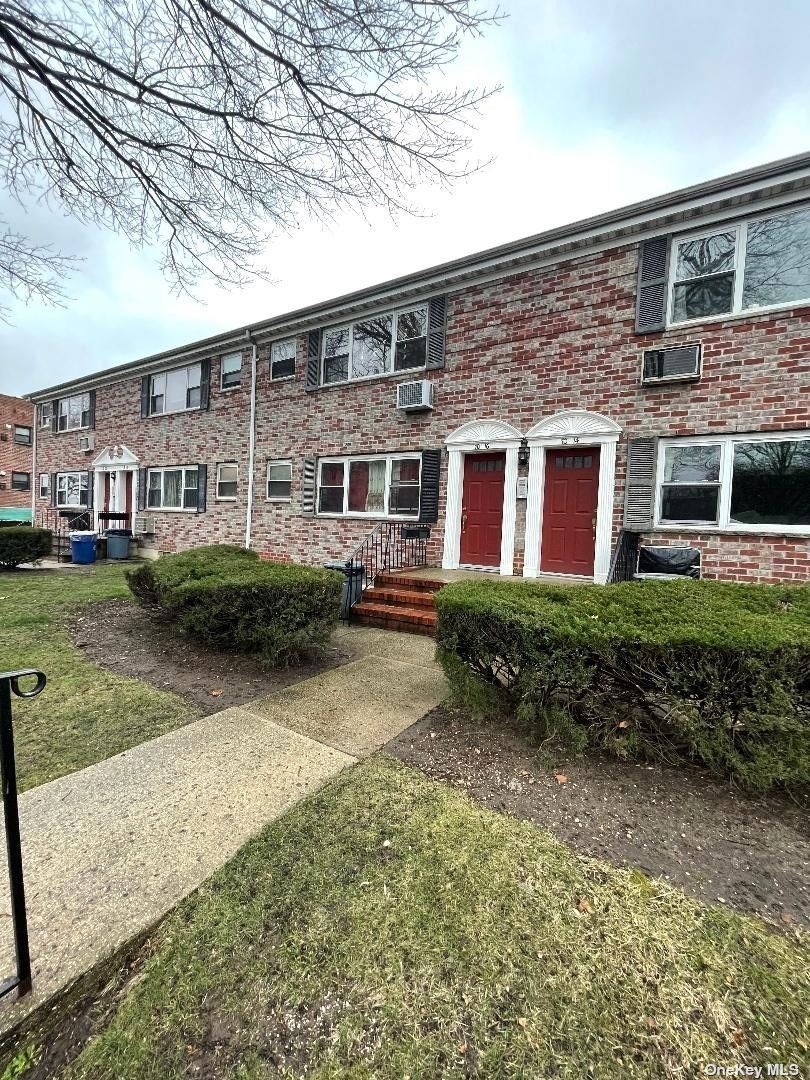 70-16 Kissena Blvd unit 122 A, Flushing, NY 11367 - photo 1