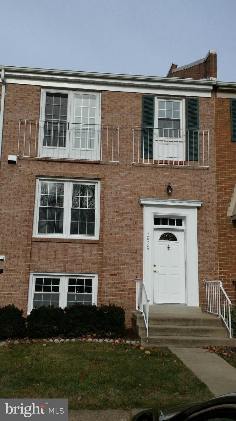 2567 Windbreak Dr, Alexandria, VA 22306 - photo 1