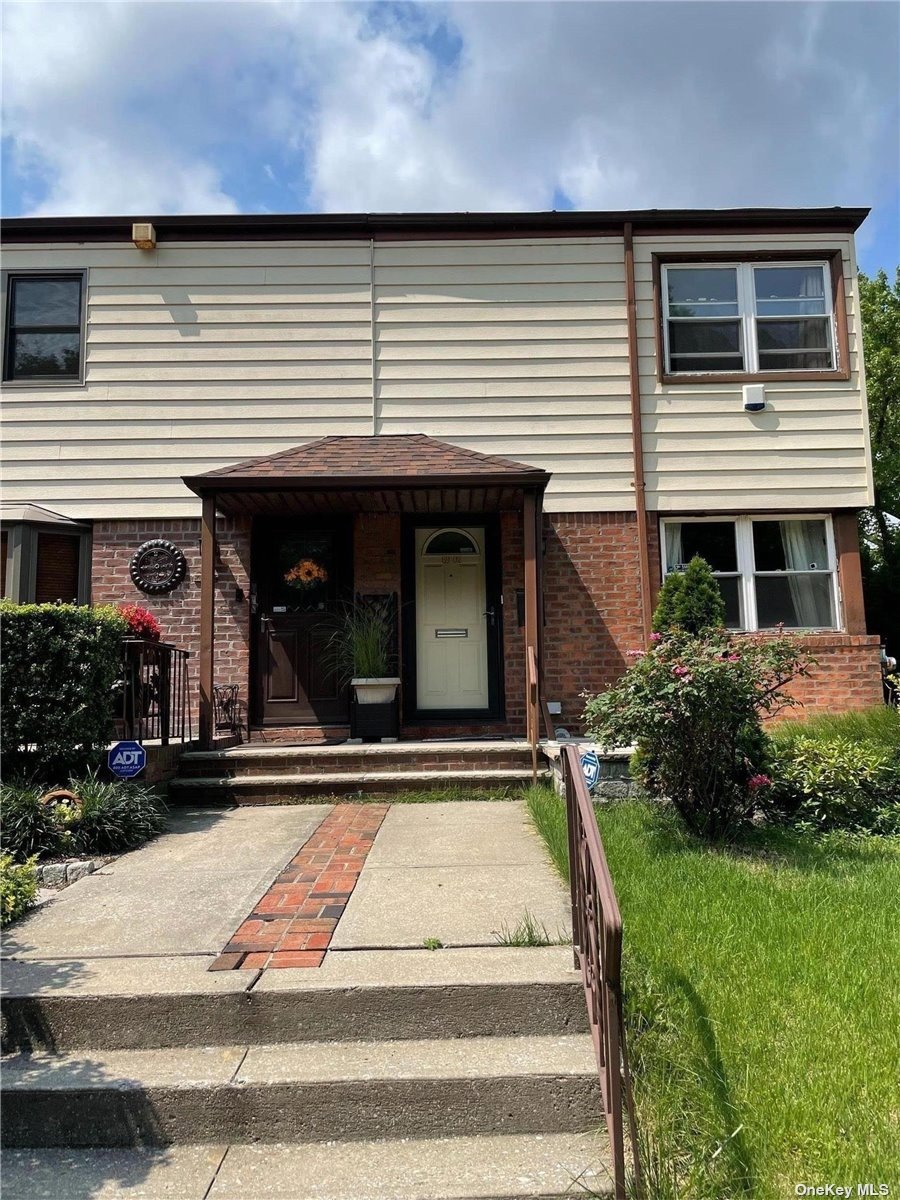69-02 199th St, Fresh Meadows, NY 11365 - photo 1