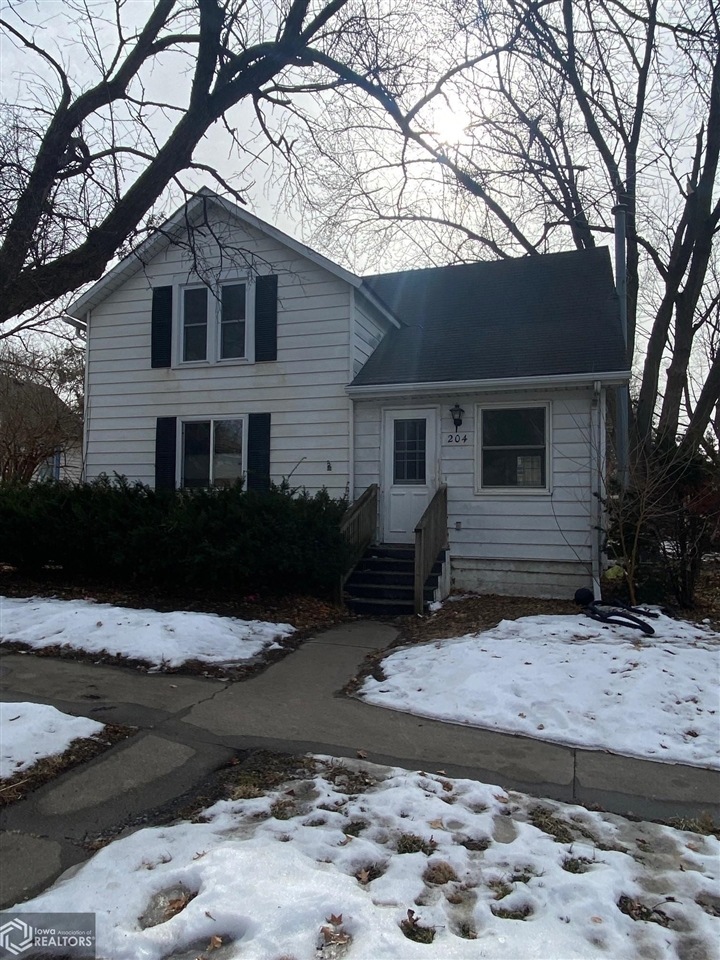 204 W Grant Ave, Shenandoah, IA 51601 - photo 1