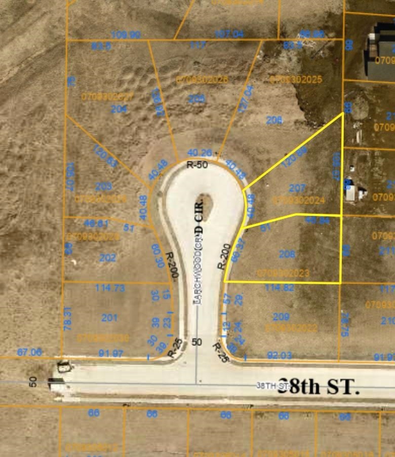 3713 Larchwood Cir, Spirit Lake, IA 51360 - photo 1