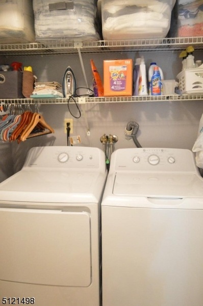 105 Mark Twain Way, Mahwah, NJ 07430 - photo 1