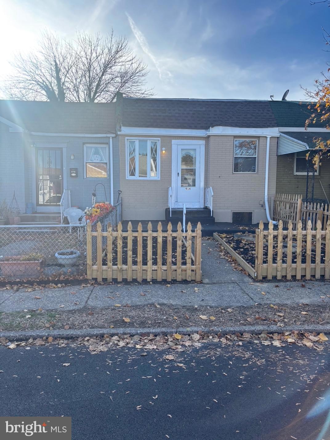 914 Burnside Rd, Sharon Hill, PA 19079 - photo 1