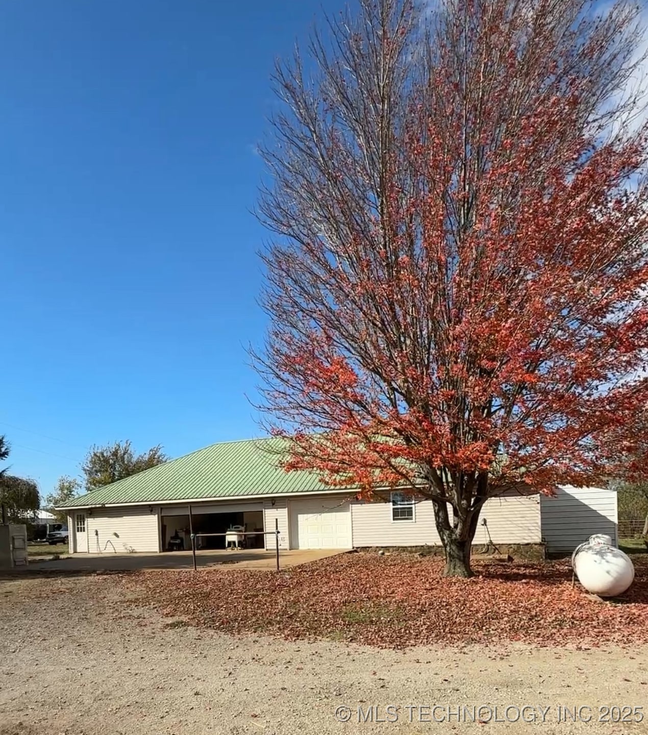 4514 S 4390 Rd, Welch, OK 74369 - photo 1