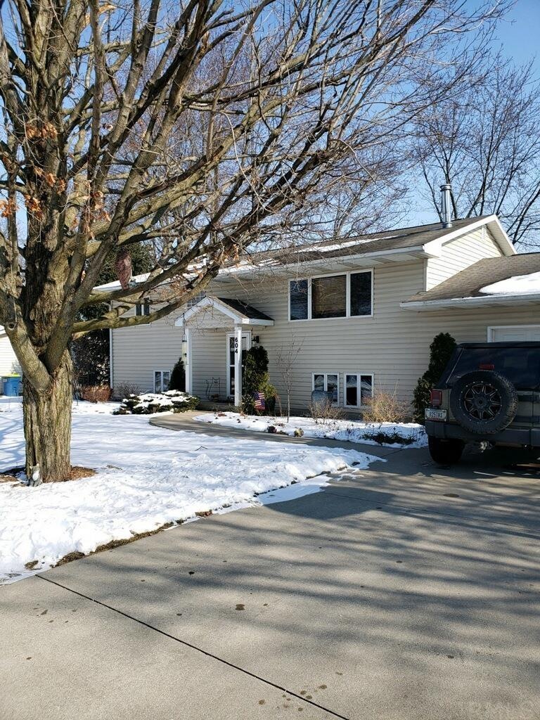 604 Maxine Dr, Ossian, IN 46777 - photo 1