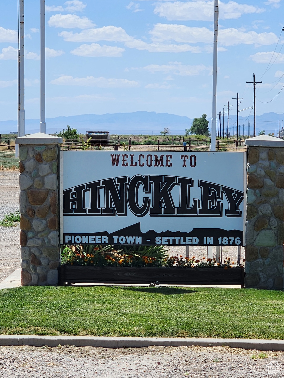 168 N 100 Rd W, Hinckley, UT 84635 - photo 1