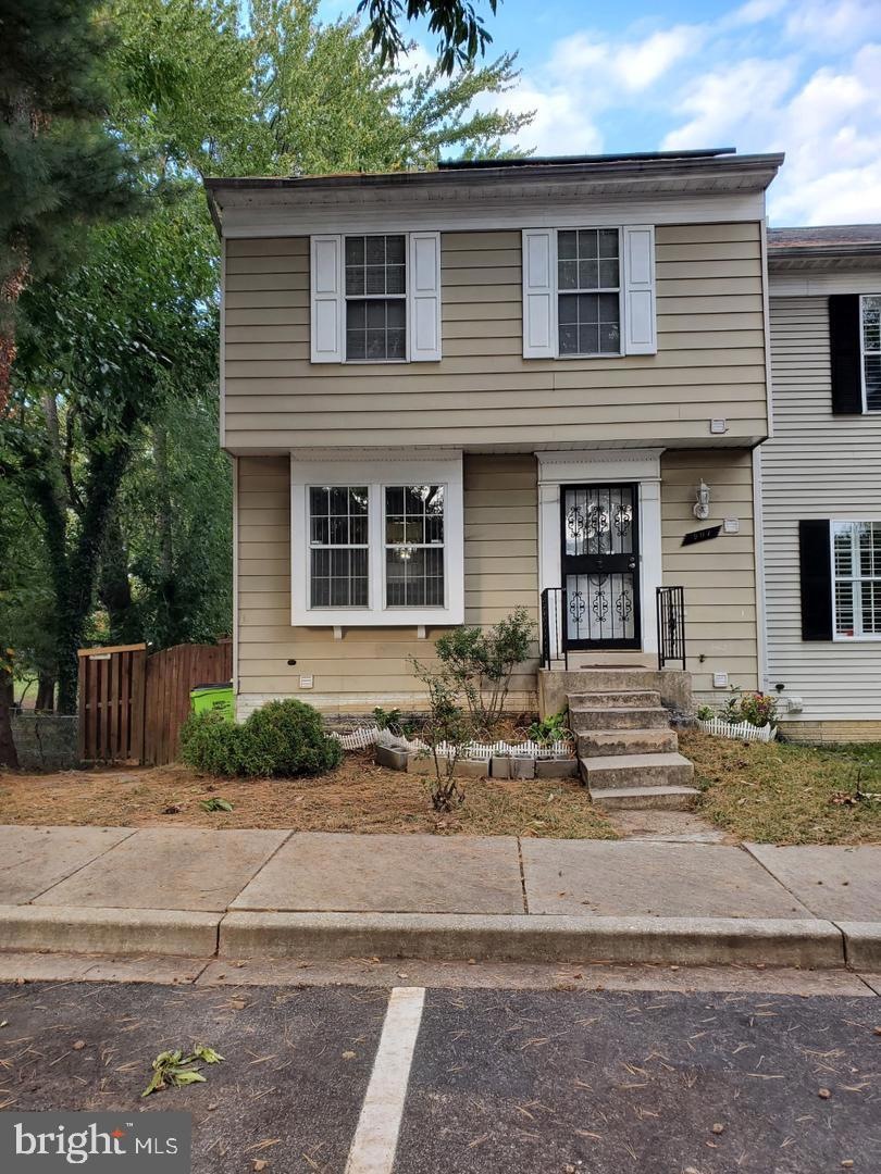 907 Hilldropt Ct, Capitol Heights, MD 20743 - photo 1