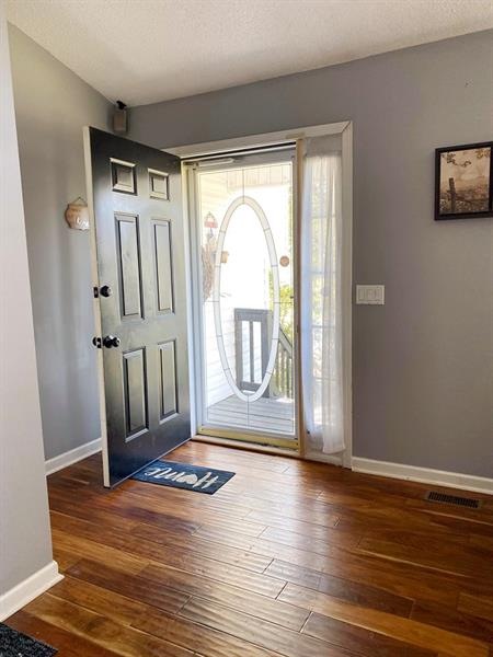 135 Honeysuckle Dr SE, Calhoun, GA 30701 - photo 1