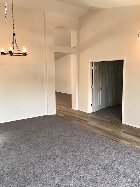 FAMILY ROOM W DINNING