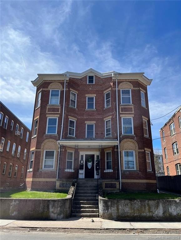 326 High St unit 1N, New Britain, CT 06051 - photo 1