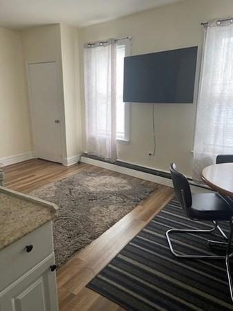 61 Vine St unit 2, Lynn, MA 01905 - photo 1