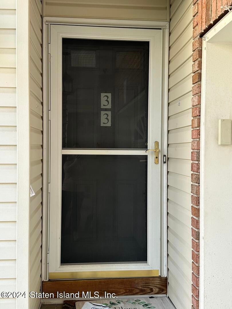 33 Daniella Ct, Staten Island, NY 10314 - photo 1