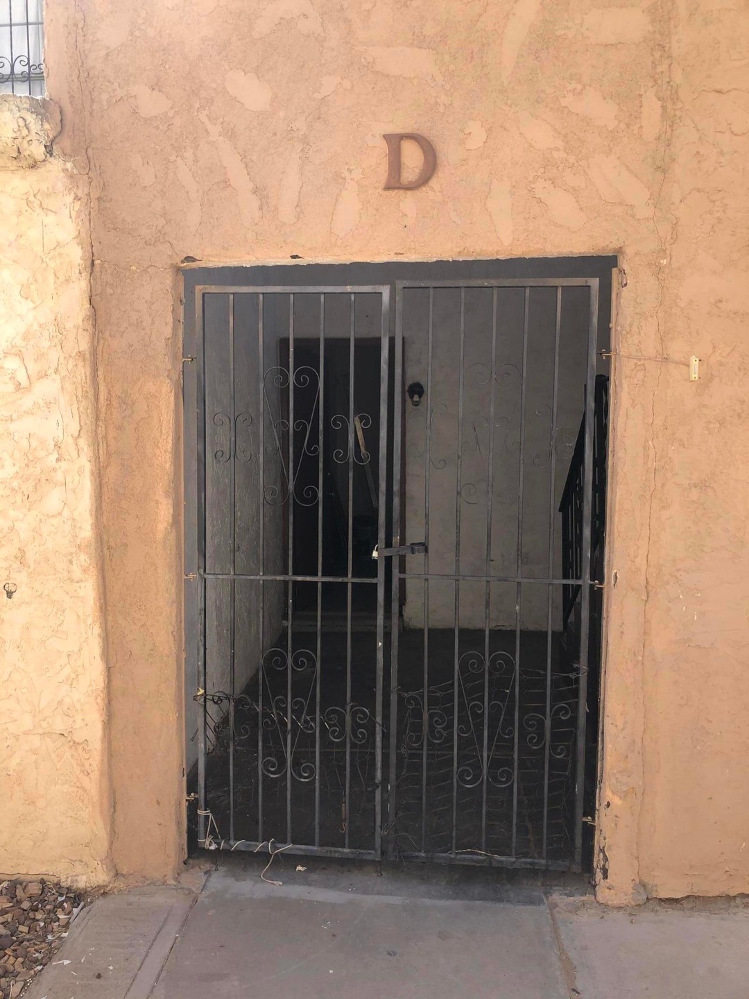 10621 Springwood Dr unit D, El Paso, TX 79935 - photo 1