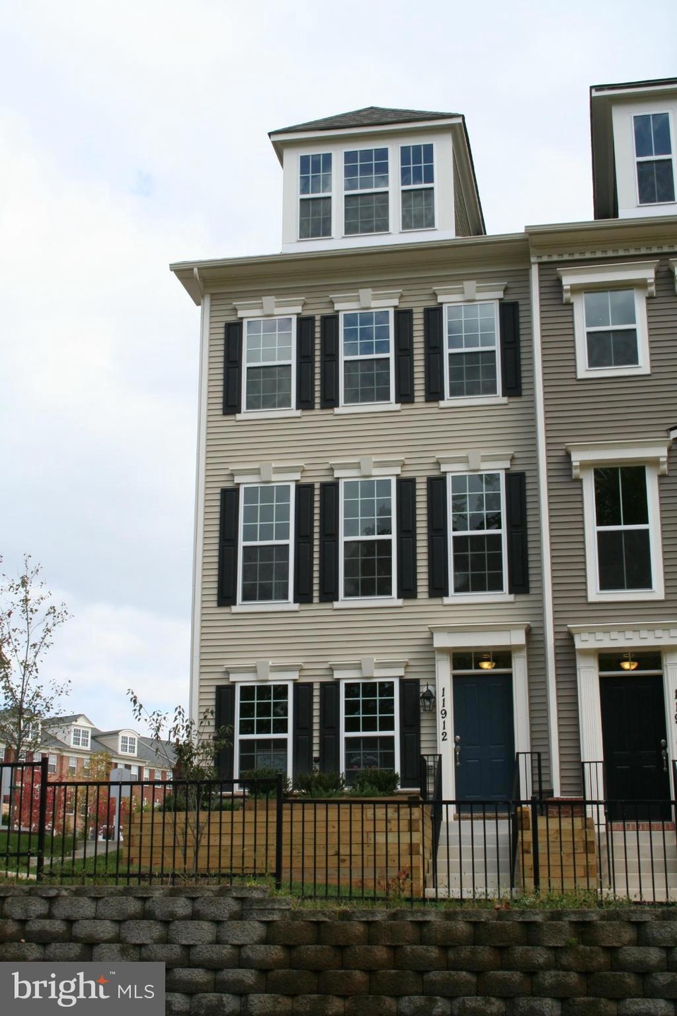 11912 Weybridge Ln, Germantown, MD 20876 - photo 1