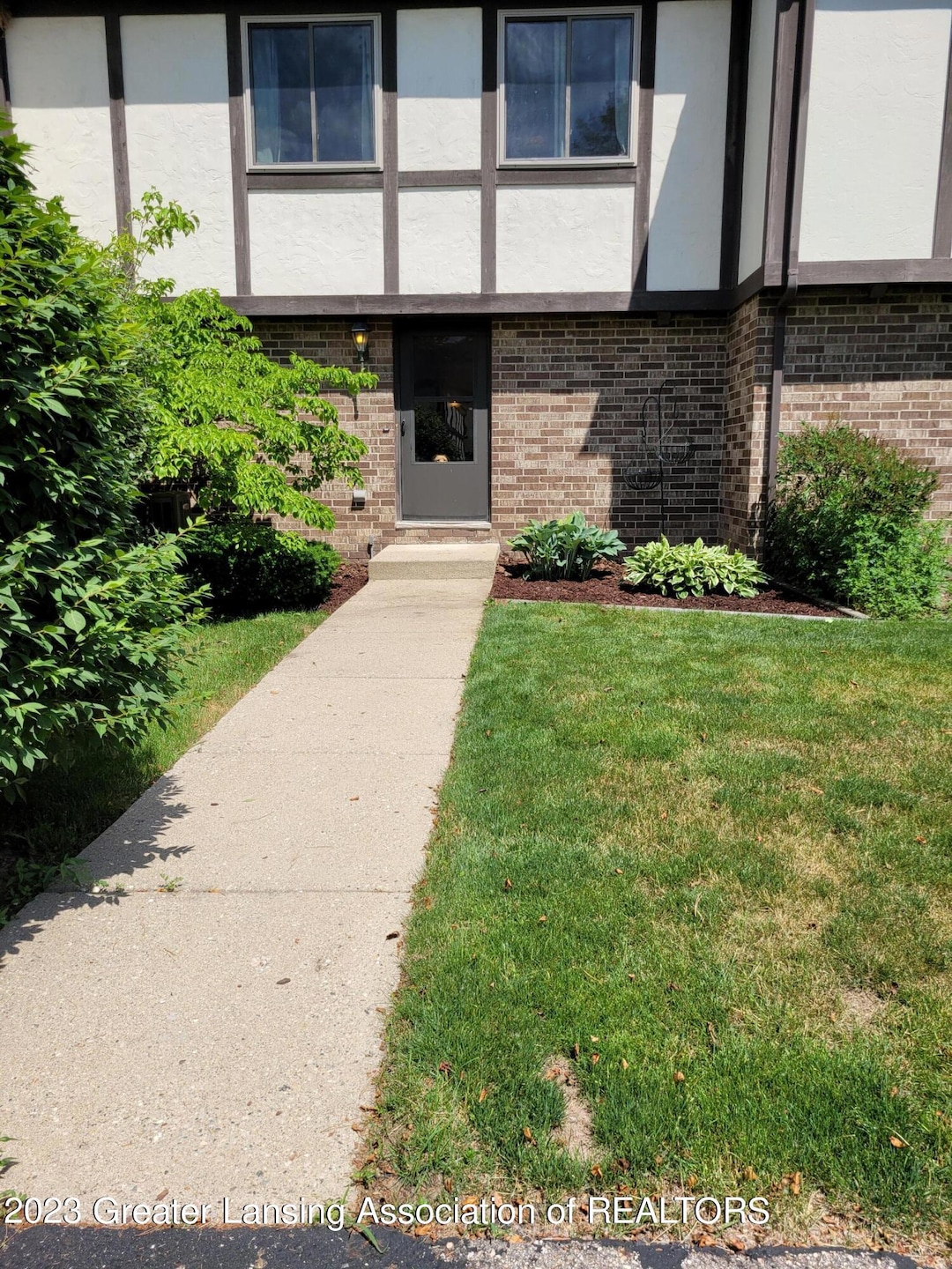 6228housefront