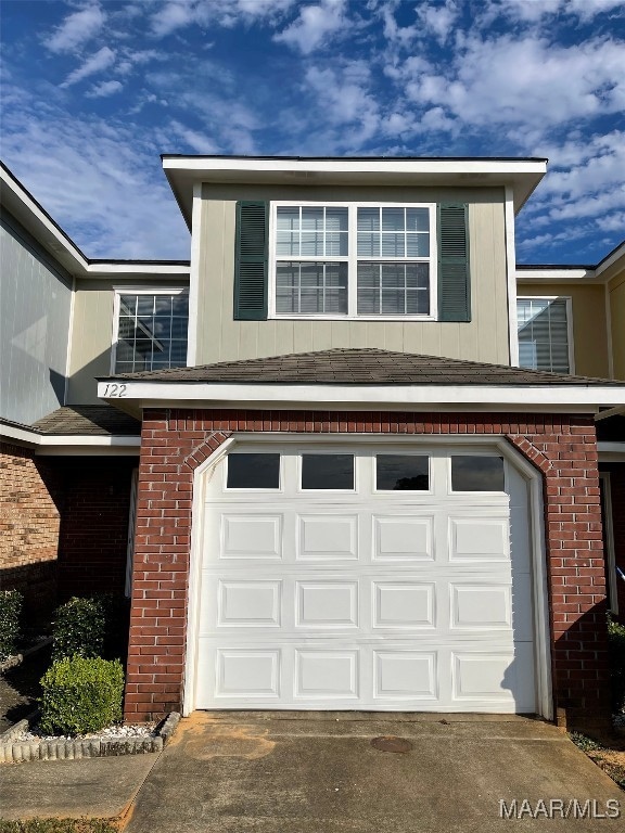 Under Contract $157,000 • Co-Listing Agent