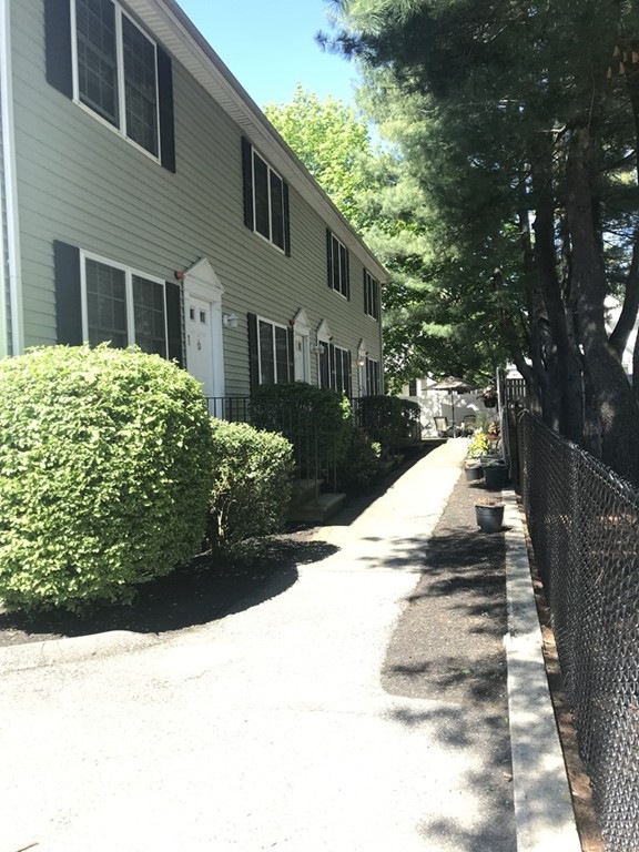 40 Bacon St unit 4, Waltham, MA 02451 - photo 1