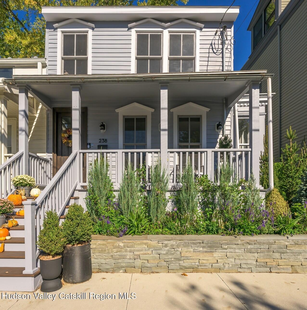 Screen - 238 Allen St Hudson NY 12534-99