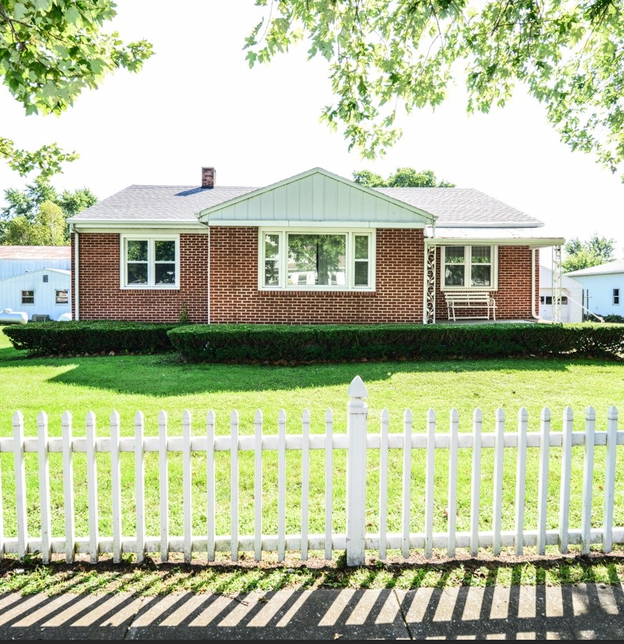 305 N Vine St, Wingate, IN 47994 - photo 1