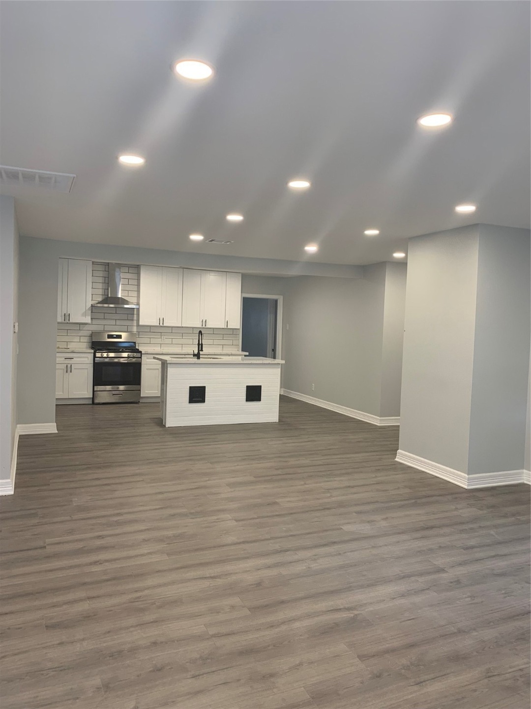 4311 Busiek St, Houston, TX 77022 - photo 1