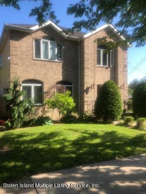 Sold $998,000 • Co-Listing Agent