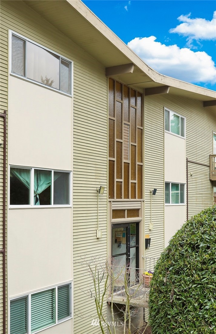 2552 14th Ave W unit 204, Seattle, WA 98119 - photo 1