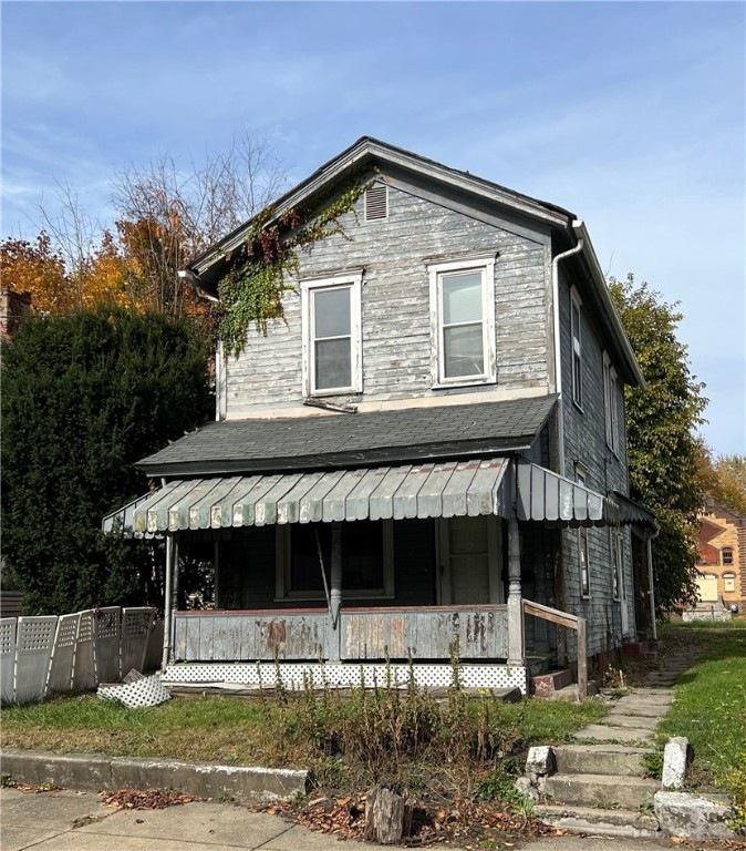 210 Short 10th St, Beaver Falls, PA 15010 - photo 1