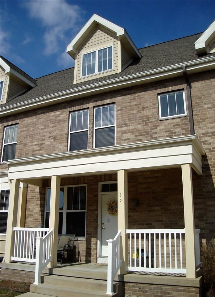 43 S Gardens Way unit 5, Fitchburg, WI 53711 - photo 1
