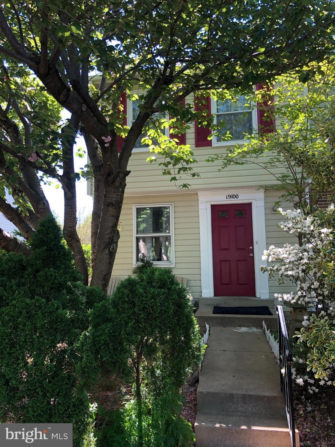 19100 Willow Spring Dr, Germantown, MD 20874 - photo 1