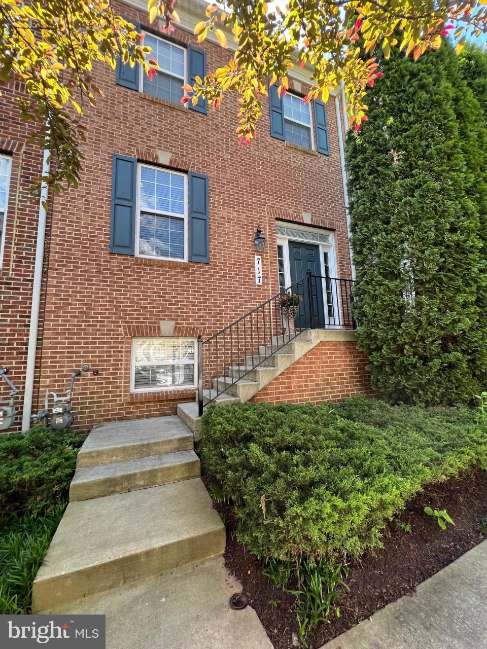 717 Raven Ave, Gaithersburg, MD 20877 - photo 1