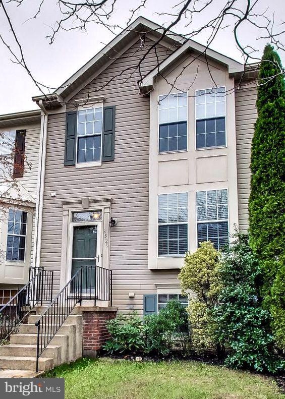 8520 Pine Meadows Dr, Odenton, MD 21113 - photo 1