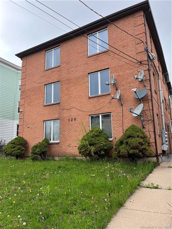 120 Preston St unit B 1, Hartford, CT 06114 - photo 1