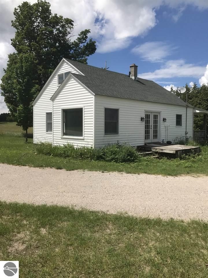 7967 E Lincoln Rd, Cedar, MI 49621 - photo 1