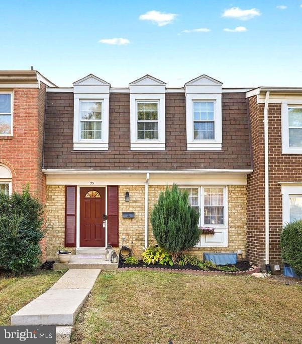 Under Contract $450,000 • Co-Listing Agent