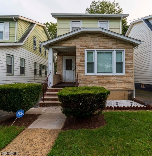 120 Hillcrest Ave, Plainfield, NJ 07062 - photo 1
