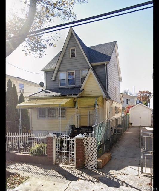 111-58 158th St, Jamaica, NY 11433 - photo 1